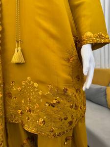 Ensemble Sharara jaune en Georgette, 3 pièces, Salwar Kameez, broderie Zari dorée, tenue de mariage pakistanaise - Product Image 4