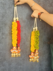 Guirlande de mala en plastique artificiel écologique pour Diwali pour cadres photo God Idols Pooja Room Decor - Product Image 2