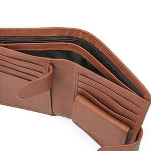 กระเป๋าสตางค์หนังแท้ทำมือสำหรับผู้ชายแบบสั้น พร้อมลายปักและดีไซน์ตัวอักษร กันน้ำ - Product Image 4