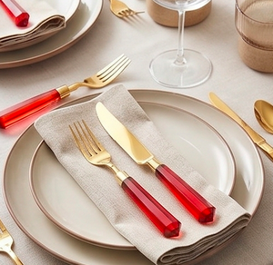 Ensemble de couverts Glam Red Handle Gold, cuillère, couteau, fourchette, compatibles lave-vaisselle, pour la cuisine et l'hôtellerie - Product Image 4