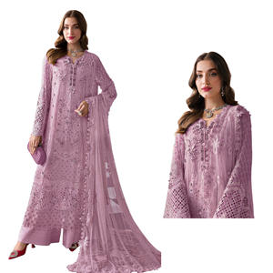 Costume pakistanais pour femmes en georgette de fox, très demandé, avec broderie et travail de sequins, idéal pour les occasions spéciales. - Product Image 6