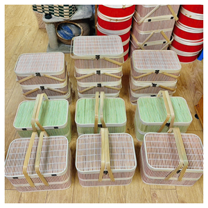 Cesta de regalo de bambú de Vietnam, caja ecológica de bambú con detalles de ratán para regalos festivos, cesta gourmet, set de exhibición artesanal - Product Image 1