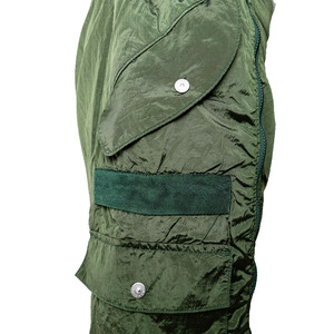 Pantalon cargo jogger pour homme de haute qualité en nylon premium avec fermeture éclair intégrale, taille élastique et cheville ajustable - Product Image 4