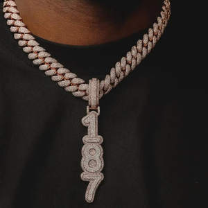 Colgante de Lujo Personalizado con Número de la Suerte, Estilo Hip Hop Vertical, Moissanita Auténtica, Plata 925, Dos Tonos, Certificado - Product Image 1