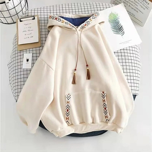 Fabricant sur mesure spécialisé dans les variations de tissu French Terry respirant pour sweat-shirts en coton personnalisés avec logo pour femmes. - Product Image 2