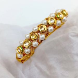 Bracelet manchette RAY FINE ORNATES vintage plaqué or rose 22 carats, style indien Bollywood, pour mariée, mariage, bijoux hindouistes - Product Image 1