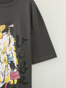 T-shirt graphique illustré Catwalk Vibes pour femme 2026 Gris anthracite Coupe oversize Streetwear artistique Haut de mode estival HD - Product Image 3