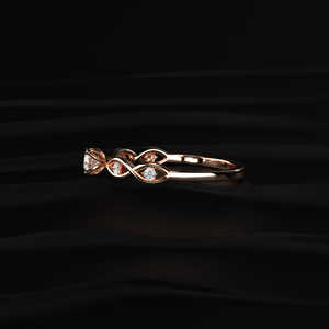 Elegante Anillo de Compromiso con Moissanita Redonda de 2 Quilates en Oro Rosa, Joyería de Boda Hecha a Mano Única para Distribuidores de Joyería en Todo el Mundo - Product Image 4