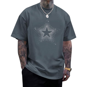 เสื้อยืดโอเวอร์ไซส์ผู้ชายสไตล์สตรีทแวร์ ปักลายกราฟิกคริสตัลรูปดาวสีเทา ประดับด้วยคริสตัลแบบฮอตฟิกซ์ ผ้าฝ้ายทรงดรอปโชว์เดอร์ รับผลิตตามสั่งขายส่ง - Product Image 1