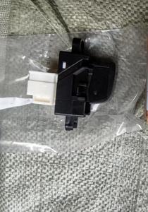 25411-0V000 25411-0V00A Interrupteur de commande d'assistance du régulateur de lève-vitre électrique pour Nissan Patrol Y61 GU 1997-2012 - Product Image 6