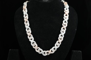 Cadena de Eslabones Cubanos de Lujo con Incrustaciones de Diamantes – Cadena de Joyería Hip Hop Bicolor con Diamantes para Hombres y Mujeres, Collar Cubano de Moissanita/CZ - Product Image 2