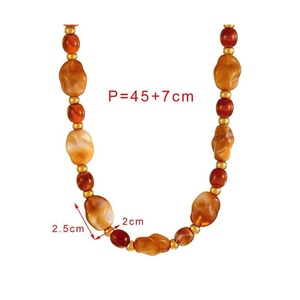 Collier religieux rond fait main en résine ILAHI, style artisanal folklorique, audacieux et accrocheur, accessoire de bijouterie DIY pour les passionnés de mode moderne - Product Image 4