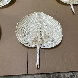 Abanico Plegable de Bambú Vintage, Hecho a Mano, con Patrón Grabado, Decoración para Fiestas, Regalo - Product Image 3