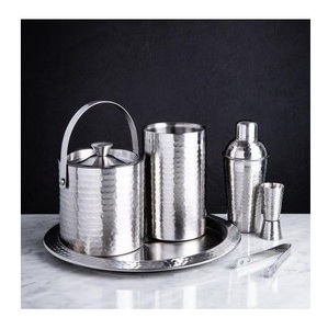 Juego de Bar de 6 Piezas de Acero Inoxidable Martillado Artesanal – Cubitera con Tapa, Enfriador de Vino, Coctelera, Jigger, Pinzas y Bandeja de Servicio - Product Image 2