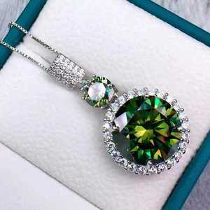 AMBER JEWELS T-2966 สร้อยคอคริสตัลสีเขียวทรงมาร์คีส์สุดหรู เงินแท้ 925 ชุบโรเดียม ของขวัญสำหรับทุกเพศ พร้อมกล่องเครื่องประดับและโซ่ - Product Image 1