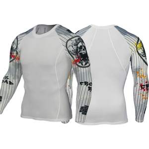 T-shirt de compression à manches longues pour homme, blanc, avec imprimé graphique de crâne graffiti sur les manches, pour l'entraînement sportif et la gym - Product Image 2