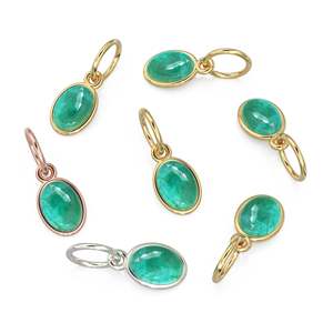 Pendentif en or massif 14 carats fait main avec émeraude ovale zambienne / Breloque en or massif avec pierre précieuse verte / 1 pièce - Product Image 2