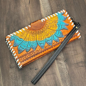 Nouvelle grande capacité 2025 main usiné en cuir pochette sac à main en cuir véritable portefeuille porte-carte organisateur avec bracelet pour femmes - Product Image 5