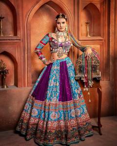 Conjunto Tradicional Indio-Pakistaní de Lehenga Choli para Bodas y Diwali, Azul y Morado, Bordado, Largo hasta el Suelo, Corte Holgado, Poliéster - Product Image 1