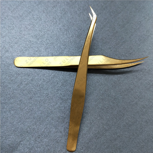 Juego de 2 Pinzas para Pestañas de Acero Inoxidable Chapadas en Oro, Curvas Tipo J, Antiestáticas, para Uso Profesional - Product Image 4