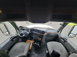 Camion semi-cabine abordable d'occasion 2020 2023 2021 INTERNATIONAL LT625 Camion cabine conventionnelle - Product Image 2