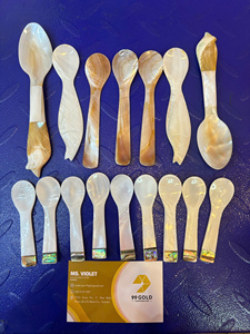 Cuillère de luxe écologique moderne en nacre, fabriquée à partir de coquillages naturels, pour le caviar et les desserts - Product Image 5