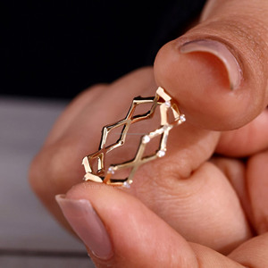 Bague d'anniversaire de mariage en diamant cultivé en laboratoire 14k or massif IGI Certificate Zig Zag Cross Matching Design Band pour cadeaux d'anniversaire - Product Image 6