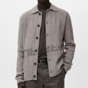 Cardigans pour hommes modernes et décontractés avec une finition en tricot doux et un design confortable et ample - Product Image 2