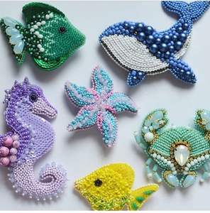 Broche de cuentas hecho a mano, decorativo para bufanda y blazer, a precio económico. - Product Image 6