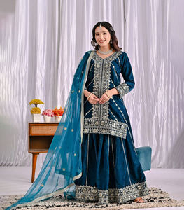 ชุดปาร์ตี้ดีไซน์ใหม่ล่าสุดจากอินเดีย เสื้อท็อป ชาราร่า และชุดสูทพร้อมผ้าคลุมไหล่ ปักลายอย่างประณีต  ชุดพื้นเมืองแบบสั่งตัดได้ พร้อมสวมใส่ - Product Image 1