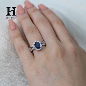 Anillo de Zafiro Azul Real con Corte Ovalado Vintage, Banda con Racimo de Piedras Preciosas Alternadas, Oro de 10K/14K, Joyería Personalizada - Product Image 2