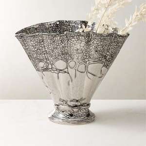 Jardinière minimaliste Vase à fleurs moderne maison intérieur articles décoratifs Vase en métal argent Pot de fleur artisanat Style événement approvisionnement - Product Image 1