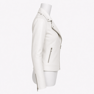 Veste en cuir pour femme tendance, offrant une coupe confortable, une construction robuste et des détails classiques, idéale pour les tenues urbaines et les voyages. - Product Image 3