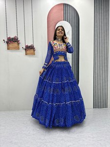 Conjunto de Lehenga Azul Bordado, Traje Tradicional Indio, Top Corto y Falda Estampados para Festivales y Baile - Product Image 4