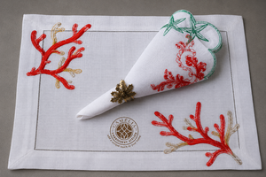 Bordado de ramas de coral sobre lino natural que agrega elegancia costera, perfecto para cócteles y reuniones íntimas. - Product Image 1
