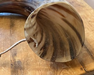 Corne à boire viking élégante, polie, de haute qualité, faite à la main, écologique, en corne de buffle, thème rustique, corne à bière - Product Image 3
