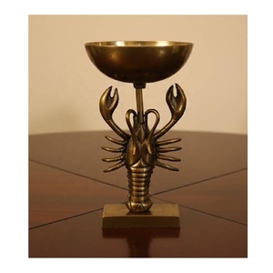 ชามโลบสเตอร์ทรงฐาน ขัดเงาทองเหลืองโบราณ ผลิตจากอลูมิเนียมอัลลอยด์ สำหรับเสิร์ฟอาหารบนโต๊ะอาหาร งานแต่งงาน งานเลี้ยง ตกแต่งรูปทรงโลบสเตอร์ - Product Image 2