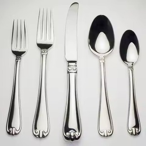 Ensemble de couverts élégants en métal pour la table : collection de cuillères, fourchettes et couteaux pour mariages, restaurants et réceptions à domicile - Product Image 6