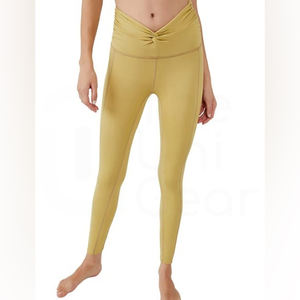 Pantalones de gimnasia personalizados para mujer, mallas para correr de color sólido con cierre de cintura elástica, mallas de Yoga de nuevo estilo hechas en Pakistán - Product Image 1