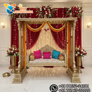 Elegante columpio de madera con decoración floral para decoración de bodas, compre un conjunto de columpios Haldi para la noche de Mehndi y Henna. - Product Image 2