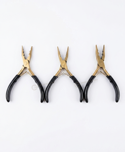 Pince à extensions capillaires de qualité supérieure en acier inoxydable doré avec logo personnalisé et poignée noire – Outil professionnel pour extensions de cheveux - Product Image 3