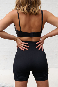 Ensemble 2 pièces de sport pour femme, taille haute, séchage rapide, haute extensibilité, soutien-gorge de yoga et short d'entraînement, qualité supérieure, vente en gros personnalisée - Product Image 5