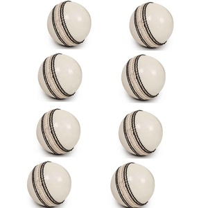 Cuir de haute qualité adapté aux matchs de club et aux tournois - Balles de cricket en cuir blanc chez Qasaab Gloves Company - Product Image 2