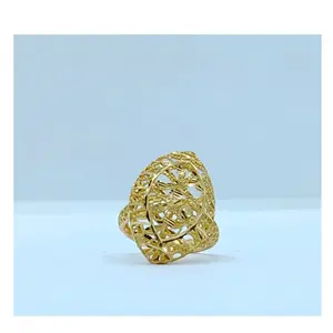 แหวนลายดอกไม้สีเหลืองทองสำหรับผู้หญิง ดีไซน์วงรีขนาดใหญ่ สไตล์วินเทจสุดหรู - Product Image 3