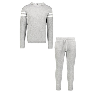 Conjunto Deportivo Unisex Gris con Capucha, Pantalones y Sudadera de Color Sólido, Transpirable, Antibacterial y Ecológico, Corte Regular - Product Image 1