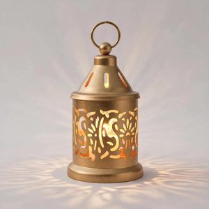 Lanterne en laiton avec motif découpé pour la décoration de la maison, porte-bougie résistant à la chaleur, lampe en métal - Product Image 1