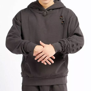 เสื้อฮู้ดดี้โอเวอร์ไซส์ผู้ชาย สีดำ ผ้าฝ้ายฟลีซ สไตล์สตรีทแวร์ ดีไซน์แบบคัตเอาท์ ทรงปกติ ใส่ได้ในฤดูใบไม้ร่วง - Product Image 1