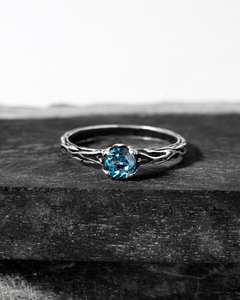 Anillo de Compromiso de Topacio Azul Yona Twig Branch, Inspirado en la Naturaleza, Plata de Ley, Certificado IGI, Bañado en Rodio, Gema con Corte Facetado - Product Image 1