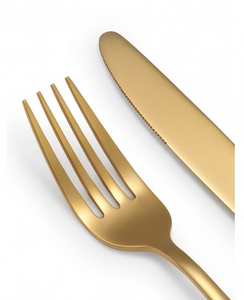 Elegante juego de cubiertos dorados con acabado de alto brillo, resistentes al óxido, para bodas y fiestas. - Product Image 2