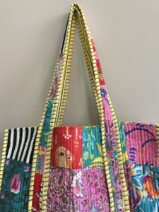 Sac fourre-tout matelassé en patchwork |   Sac à bandoulière en coton écologique |   Sac à bandoulière en coton fait main - Product Image 4